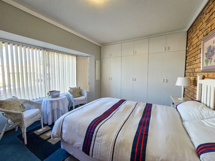 5 Bedroom Property for Sale in Stilbaai Wes Western Cape